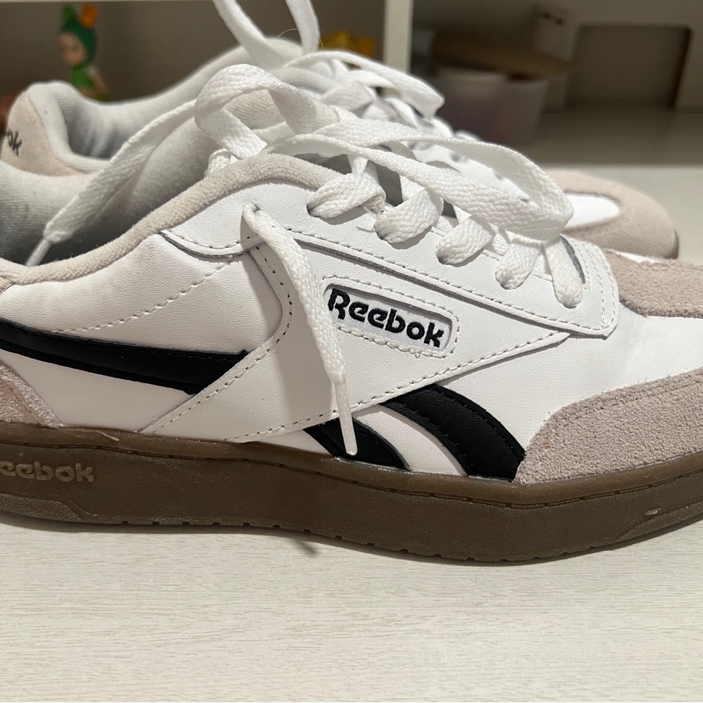 Reebok Sneakers